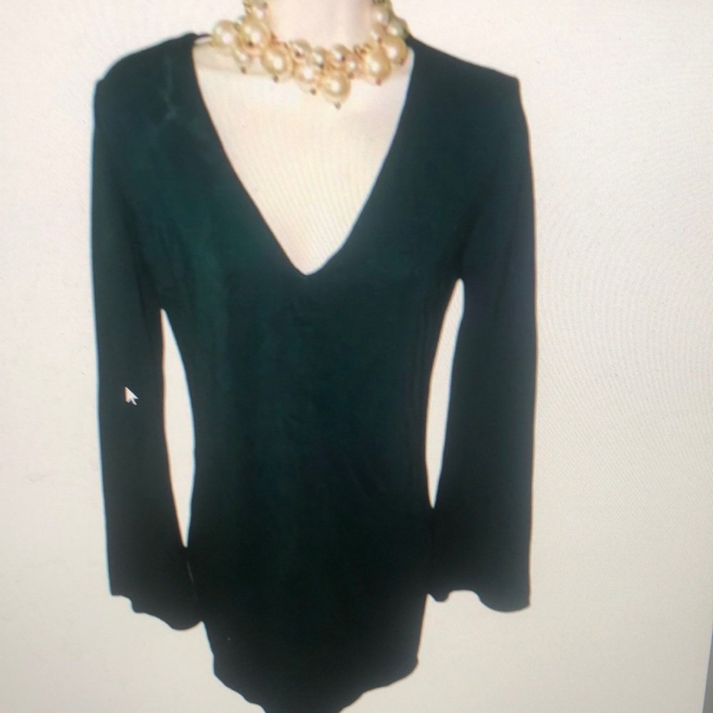 Elegant Green V-Neck Dress